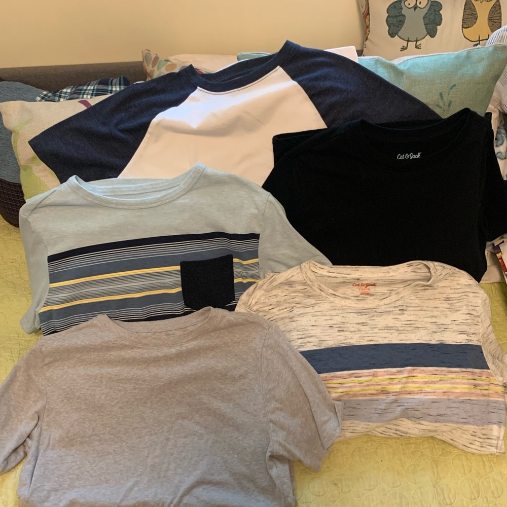Cat & Jack boys size large t shirts - lot of 5